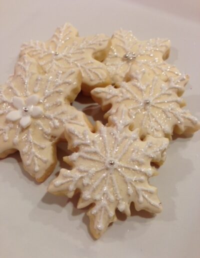 Glittery snowflake cookies - The Artful Baker